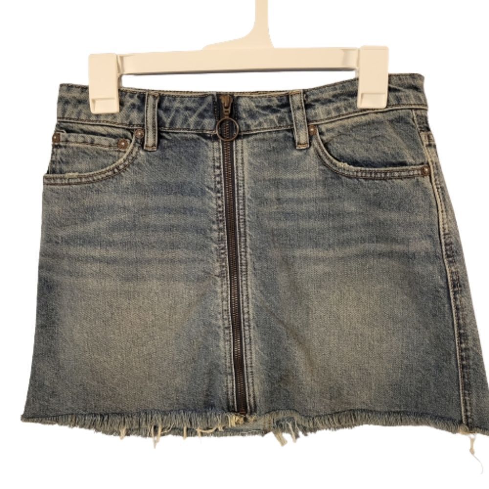 Free People We The Free zippered denim skirt size 26